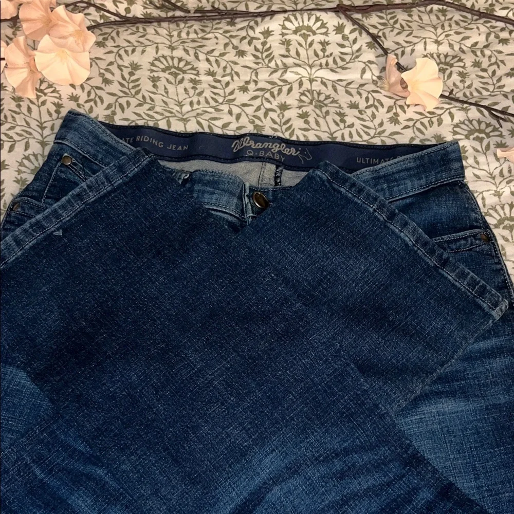 Wrangler Women's Dark Blue Bootcut Jeans with Embroidered Back Pockets - Picture 11 of 12